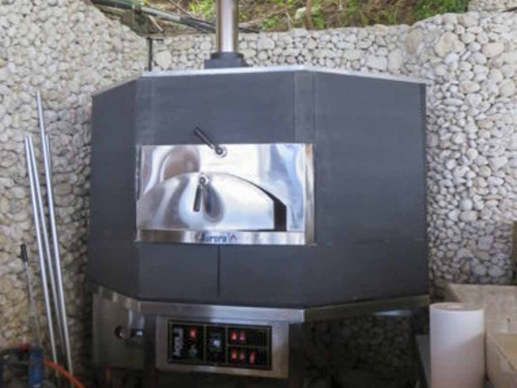 Aurora 120 black Oven Pizza Brick Lava Stones Wood Gas Bali Indonesia Asia 400 021