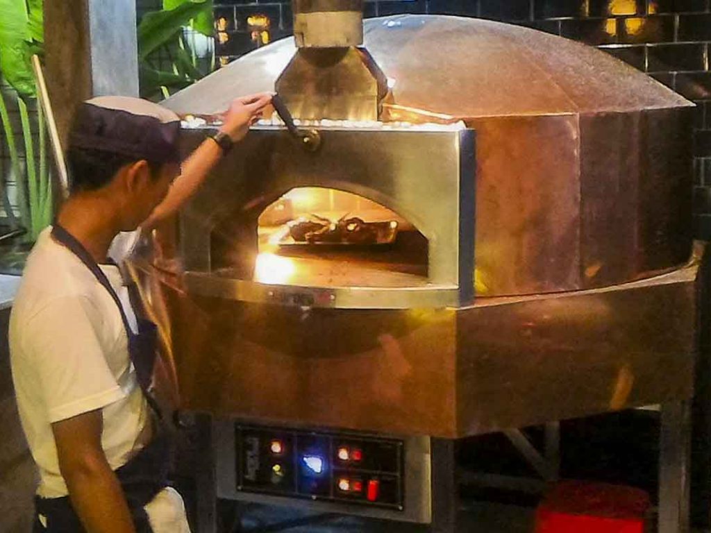 Aurora 120 brass Oven Pizza Brick Lava Stones Wood Gas Bali Indonesia Asia 400 063