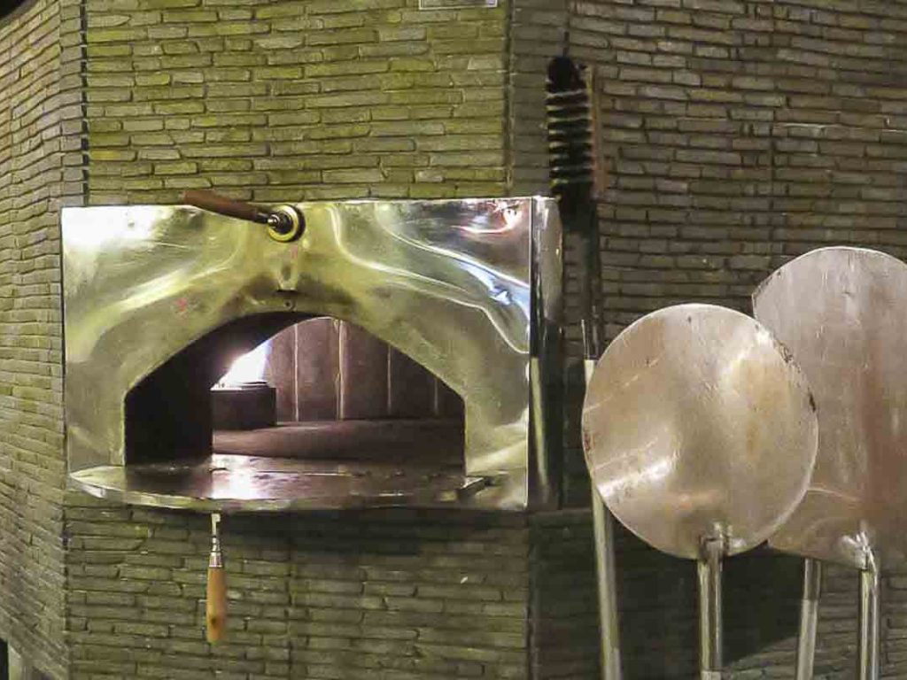 Aurora 120 brown Oven Pizza Brick Lava Stones Wood Gas Bali Indonesia Asia 400 053