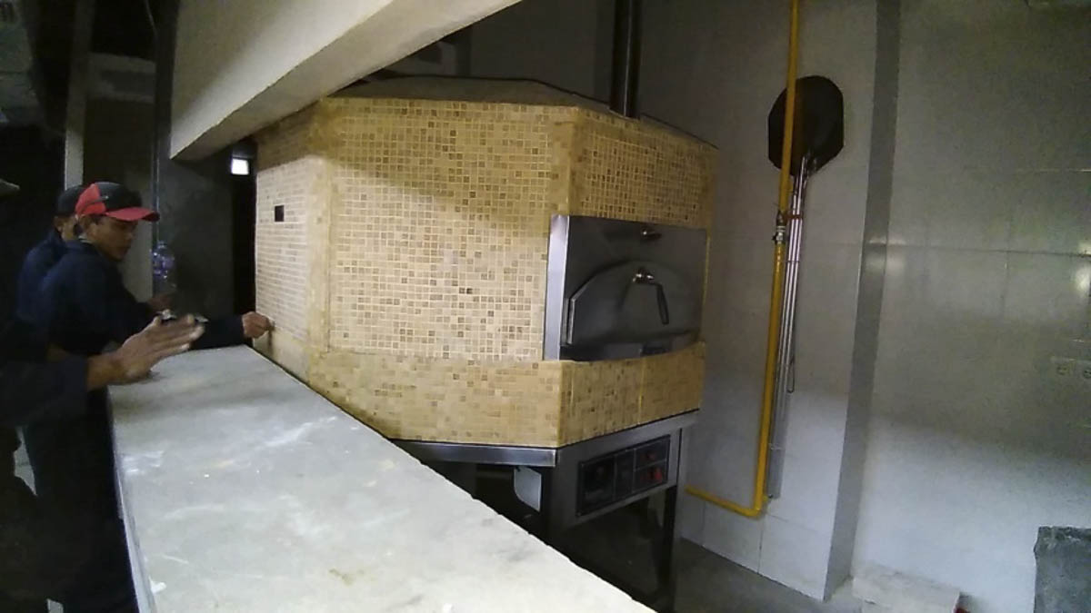 Aurora 120 mosaiccream Oven Pizza Brick Lava Stones Wood Gas Bali Indonesia Asia 400 022