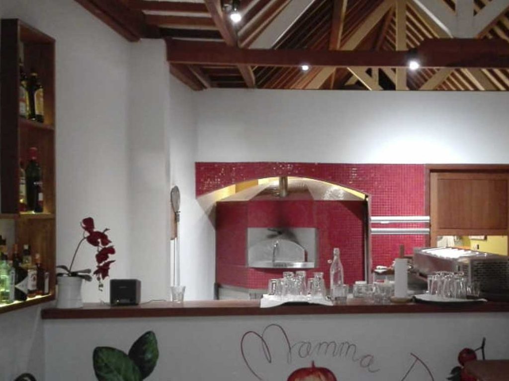 Aurora 120 red Oven Pizza Brick Lava Stones Wood Gas Bali Indonesia Asia 400 009