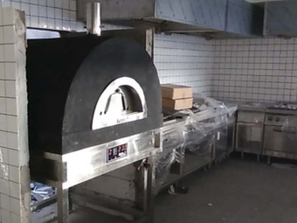 Aurora 90 black Oven Pizza Brick Lava Stones Wood Gas Bali Indonesia Asia 200 027