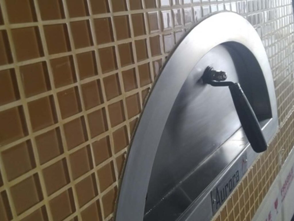 Aurora 90 brown Oven Pizza Brick Lava Stones Wood Gas Bali Indonesia Asia 200 032