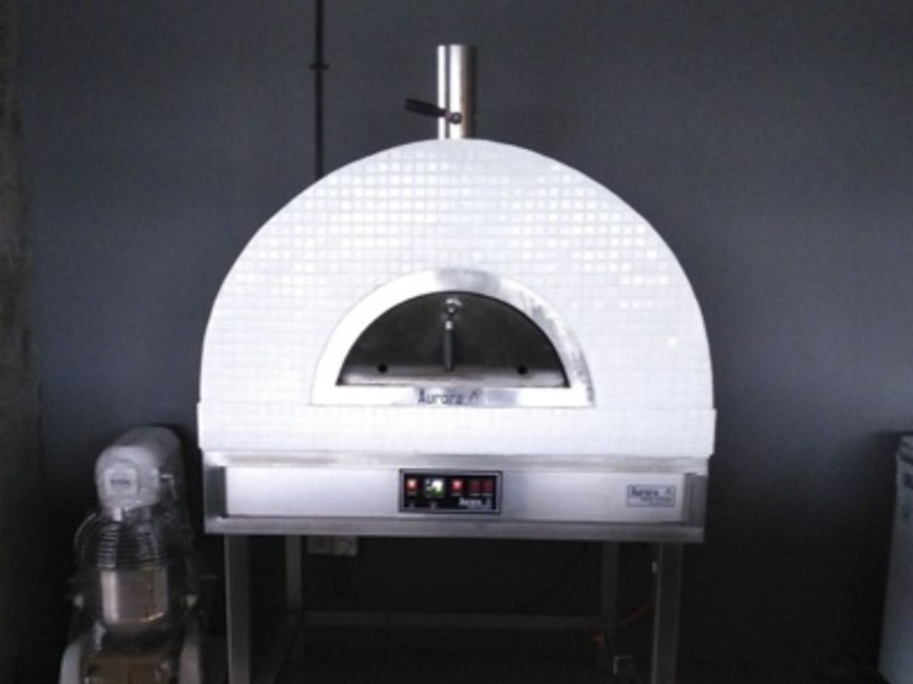 Aurora 90 white Oven Pizza Brick Lava Stones Wood Gas Bali Indonesia Asia 200 004